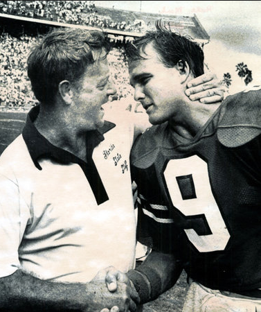 Miami QB Mark Richt with Bobby Bowden after a game. #TBT (via <a href="/darrenrovell/">Darren Rovell</a>)