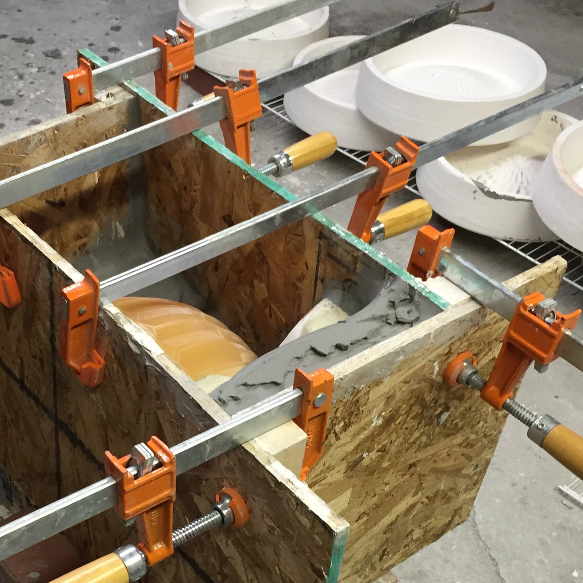Pax_Modern's tweet photo. #moldmaking #process #slipcast #ceramics #lighting #design https://t.co/VWoNTlkjuR