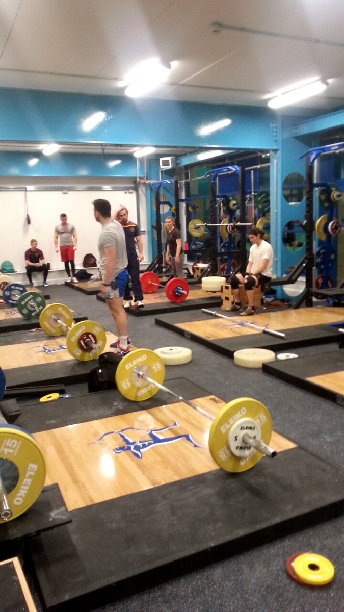 CMWeightlifting's tweet photo. Some big lifts testing snatch 1RM last night!! Great to see so much progress this term! https://t.co/7hi4028Eir