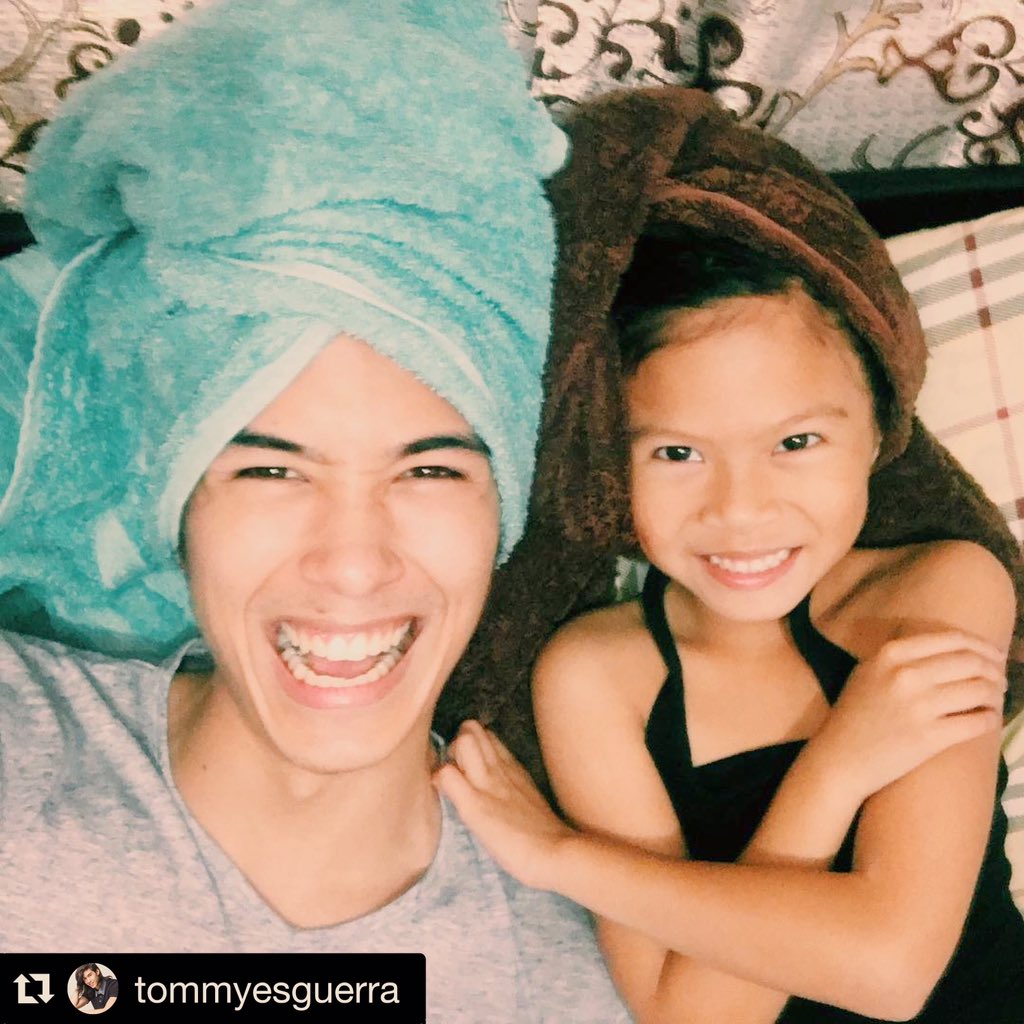 EsguerraFamily's tweet photo. Stole this from Tommy! Lol
I believe this pic was taken the night before we left.
I love this!

#ShowtimeNaSintaKo https://t.co/RTdqIbiFhs