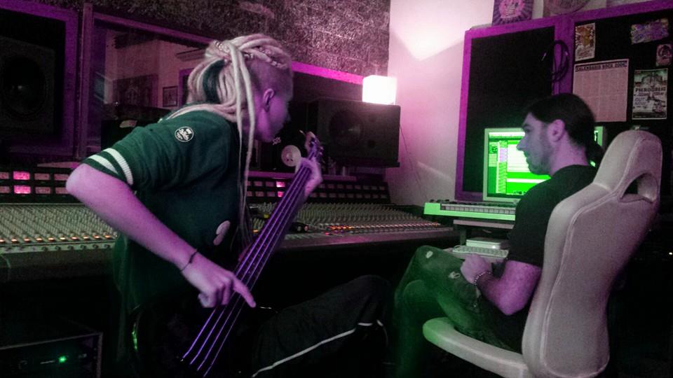 TheBoxRock's tweet image. back soon with brand new songs  #bass #recording #spector #fluo