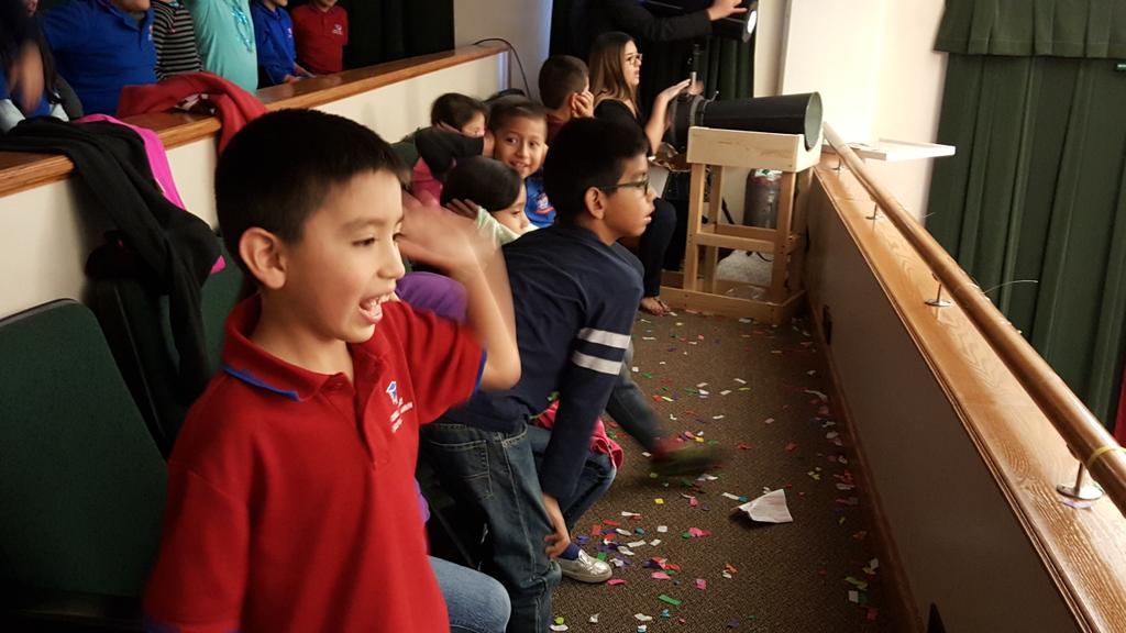 oscarcantu_jr's tweet photo. #RussellES students attended BISD's Santa and Friends Production... https://t.co/XsJIs9kPHB https://t.co/xI164xGr8X