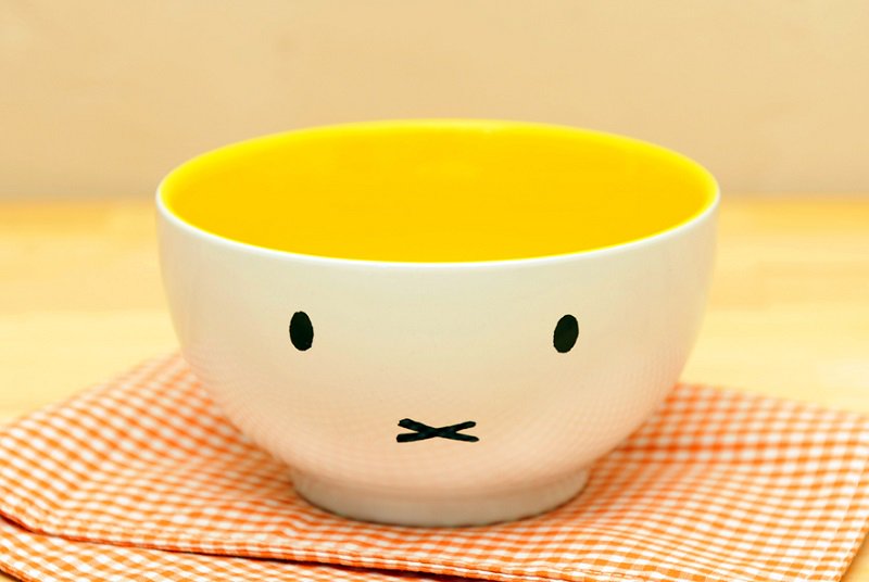 ローソン ローソン ミッフィーグッズプレゼントキャンペーン 対象商品についているシールを40枚集めると ミッフィースープボウル プレゼント ほかほかスープやシチューに使えます Miffy T Co Spioybd2bd T Co 2jbpg5qksa