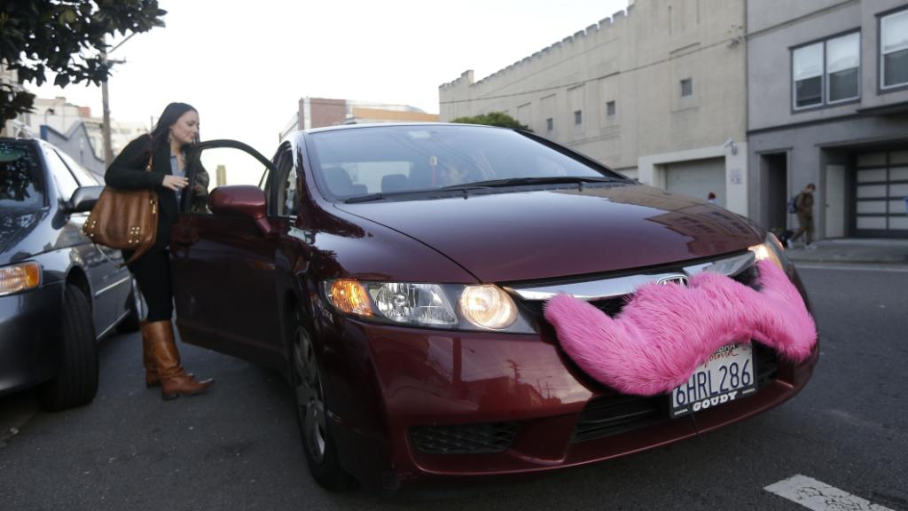 Forbes's tweet photo. Lyft's new plan: join forces with Uber's enemies from around the globe https://t.co/QbIMLBKDNC https://t.co/HJqkVaOvTg