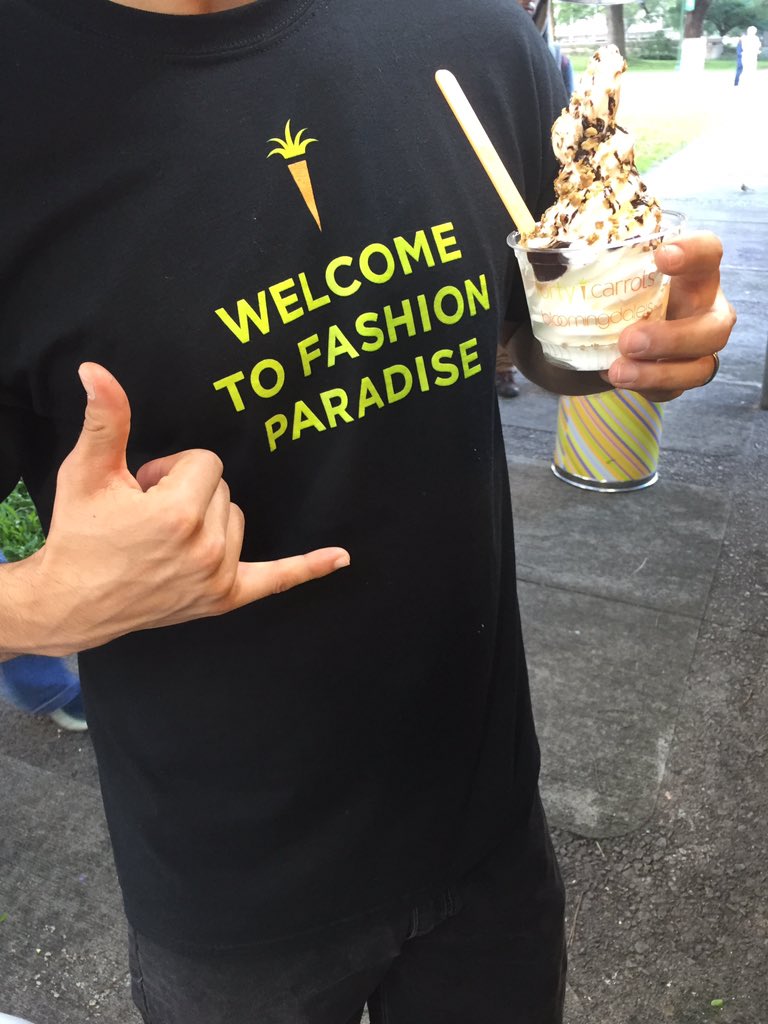 This about sums up our trip here to the island! #alohabloomies #fashion #paradise