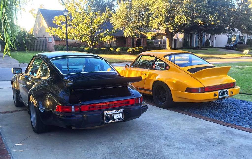 p911r's tweet image. A tale of two tails... 1st generation whale tail vs duck tail.

#77turbo #8t1sc #classic91… ift.tt/1QX1qXZ