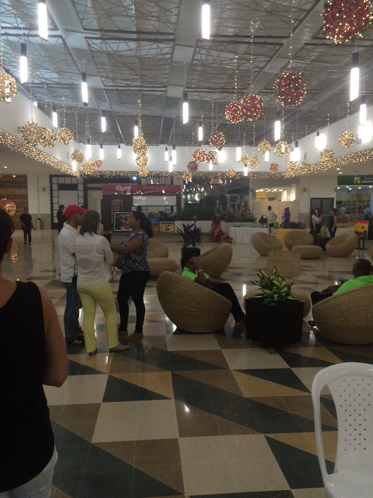 nel_ochoa's tweet photo. Una gran propuesta comercial que vale la pena conocer. En Riohacha @almacenesexito https://t.co/Sr8WxfHUKZ
