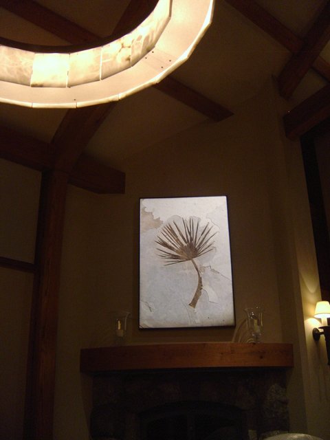 Merlin_light's tweet photo. Merlin light illuminating a piece of modern art. @Merlin_light https://t.co/njU330yFr7