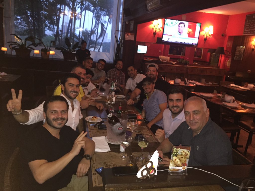 Will_Bezerra's tweet photo. #bbmaisforte comemorando o título no #barbaro c os amigos Rafa Marques e o capita Lucas assistindo vocês! #écampeão https://t.co/z241lemDTr