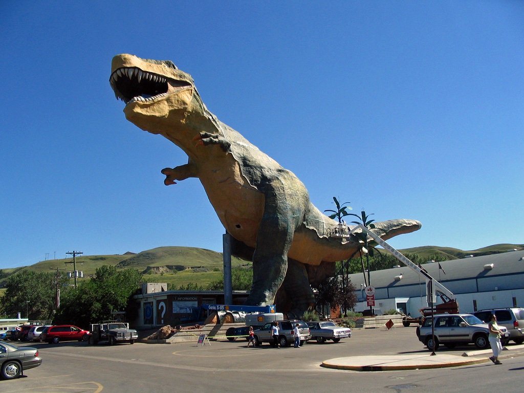 letkma's tweet photo. Please sponsor my Kickstarter to buy the Drumheller tourist dino as a house and turn the open mouth into my bedroom https://t.co/2bVffknGgR