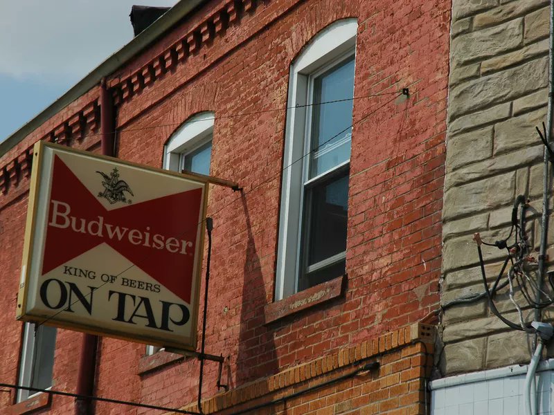 MacCocktail's tweet photo. "Can a Group of Concerned Beer Drinkers Stop the World's Biggest Beer Merger?"@AHCallaghan https://t.co/CYACA1ptV4 https://t.co/BnozSbCMsX
