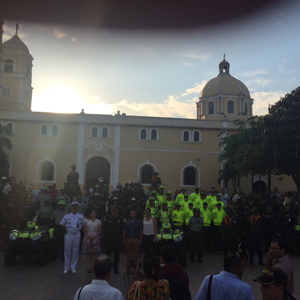 sec_gobierno's tweet photo. Lanzamiento del Plan Navidad 2015, UN COMPROMISO CON EL CORAZÓN! https://t.co/uNm4VJkODc