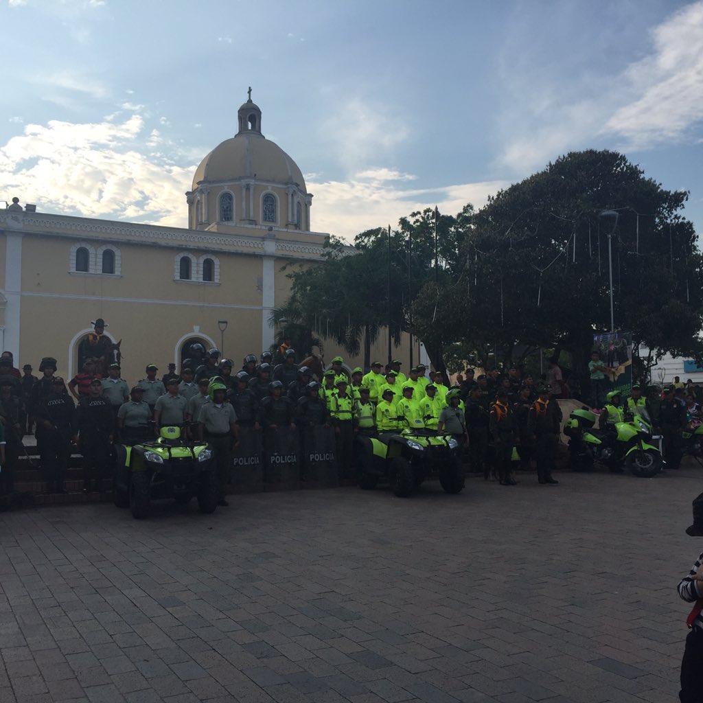 sec_gobierno's tweet photo. Lanzamiento del Plan Navidad 2015, UN COMPROMISO CON EL CORAZÓN! https://t.co/uNm4VJkODc
