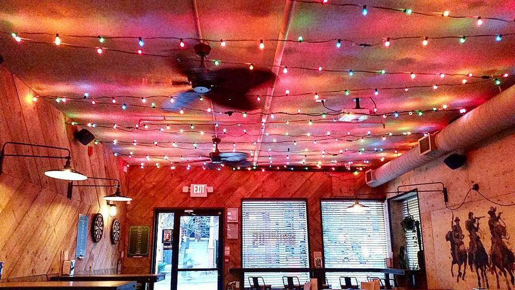 broncos_TO's tweet photo. Come hang.
#toronto #trinitybellwoods #sliderbar #queenwest #libertyvillage #beer #craftbe… https://t.co/JuaRThHmya https://t.co/5eSsrw0KEI