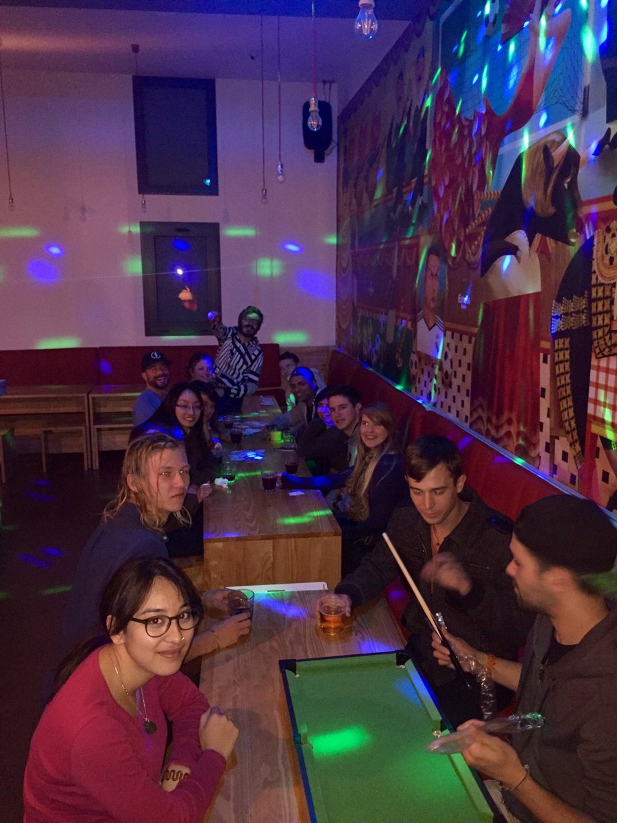 Its time to meet people in OkHostel!!!!👫👬👭 #BarCrawl #Madrid #Hostel