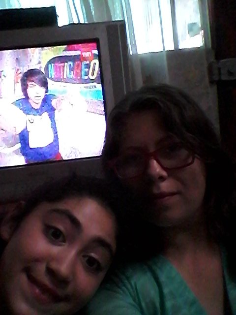 erholland28's tweet photo. Aqui viendo #Noticreobot con mi hermanita mi hermana dice q ella tendria un robot para q ayude hacer las tareas XD https://t.co/l5DwtahXg4