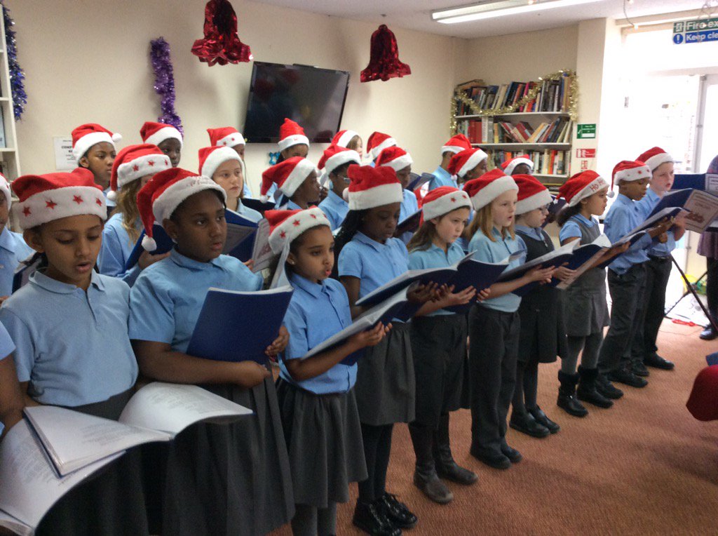 AbsSumnerSE11's tweet image. Today the choir sang carols St Tomkyns house Christmas lunch; enjoyment from old and young
