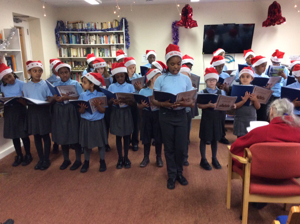 AbsSumnerSE11's tweet image. Today the choir sang carols St Tomkyns house Christmas lunch; enjoyment from old and young