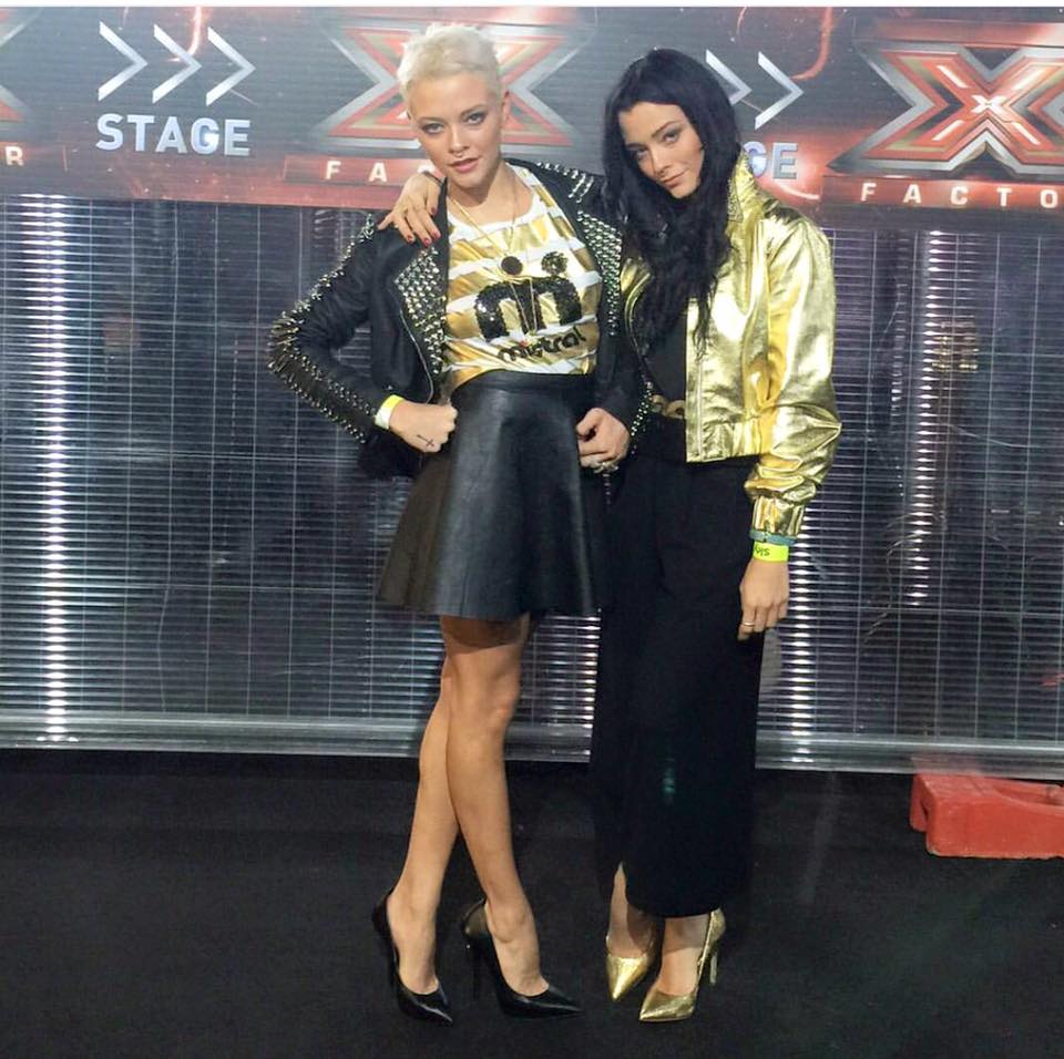 Mistral_Italia's tweet photo. Gold Outfit per @LeDonatella in avanscoperta nel #Backstage per la #Semifinale di #XF9! #hounsogno #MistralX https://t.co/SDceyWix4q