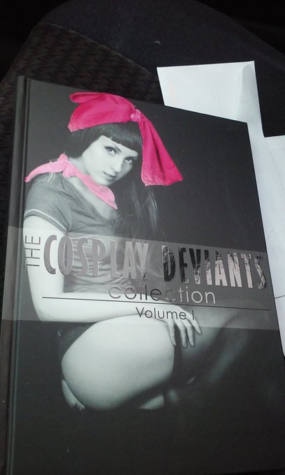 Literally screaming at the post office. 😂😂 YES! @CosplayDeviants https://t.co/lRBewLa95F