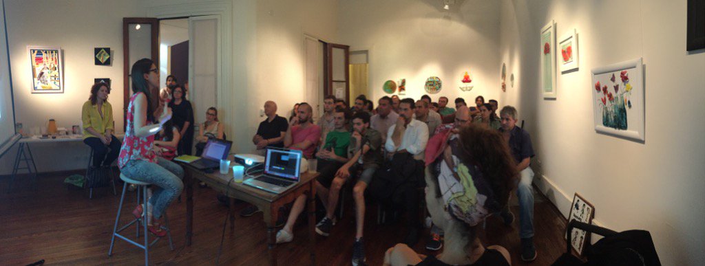 Así estamos a sala llena! Hablando de Ideame y con <a href="/LauraCaracha/">Lauri</a> hablando de Laurie Hanky