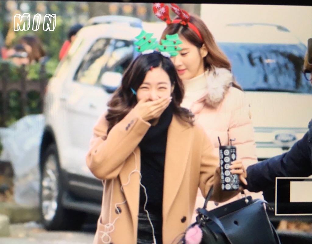 [PIC][04-12-2015]Hình ảnh mới nhất từ chuỗi quảng bá cho Mini Album "Dear Santa" của TaeTiSeo CVV_BldUYAAZdU0