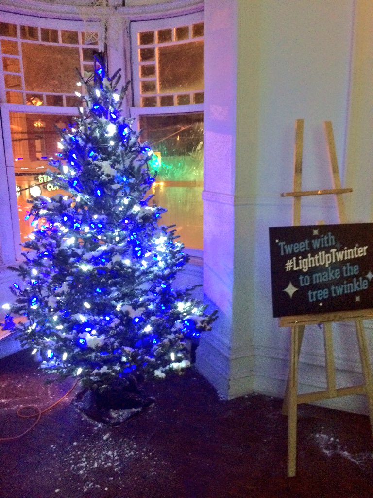 ryandrews83's tweet photo. #twitter2015 Boom, I'm here! #lightuptwinter https://t.co/7FZdfKGx2e