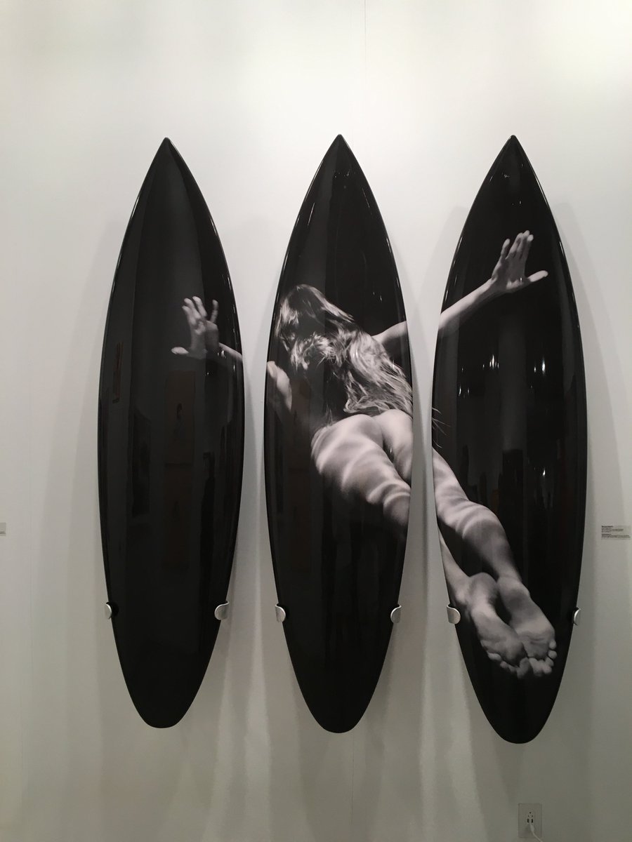 MilkStudios's tweet image. A swim and a snack // 🏄 by @michaeldweck, 🍕by #PeterAnton // @ArtBasel @davidigill