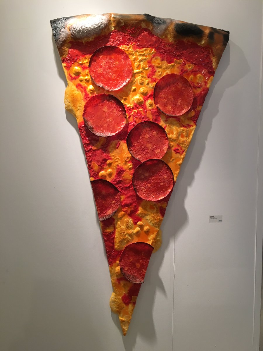 MilkStudios's tweet image. A swim and a snack // 🏄 by @michaeldweck, 🍕by #PeterAnton // @ArtBasel @davidigill
