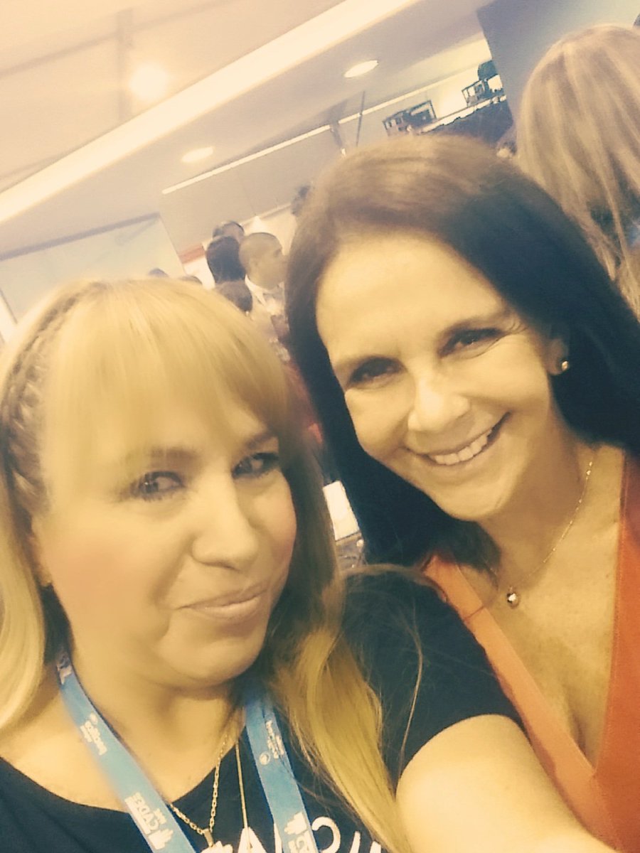 elsacasas's tweet photo. #SelfieCade #SelfieChic con la linda @MadeSanIsidro #FashionPress #Cade2015 https://t.co/04cKfsdYOw