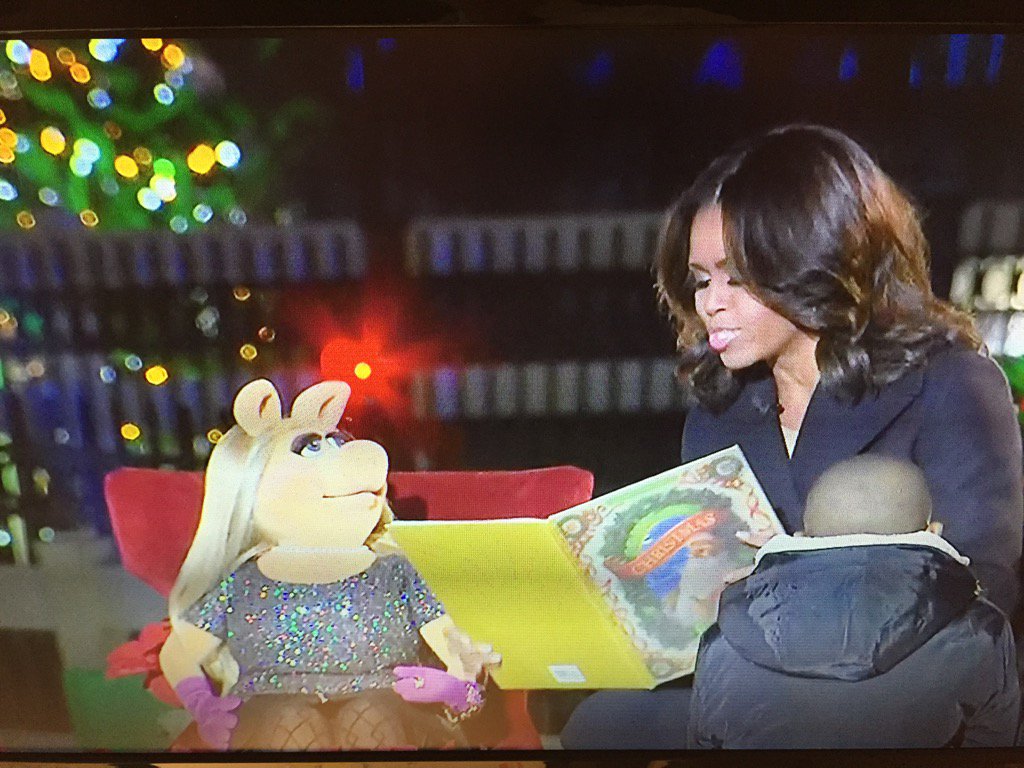idalispr's tweet photo. "@devindwyer: Happening now: @FLOTUS reading Night Before Christmas with @MissPiggy https://t.co/HBNrfg4sT4"