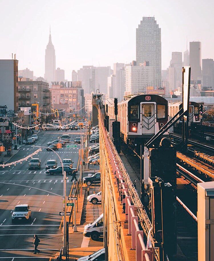 Theaboutblank's tweet photo. This is what NYC looks like with #Opoline -> https://t.co/6mxLWaTYlm #NewYork #nyc #sunnyside #queens #NY #7train https://t.co/xgx2252ZlE