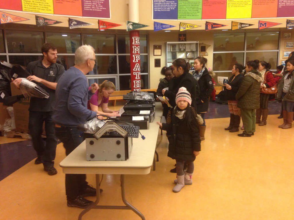 VentoElementary's tweet image. Vento Partnering with PCs for People!  125 computers going home with families!