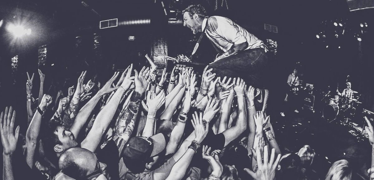 dailycardinal's tweet image. .@frankturner &amp;amp; @_sleepingsouls bring intimacy to sold-out crowd in Madison