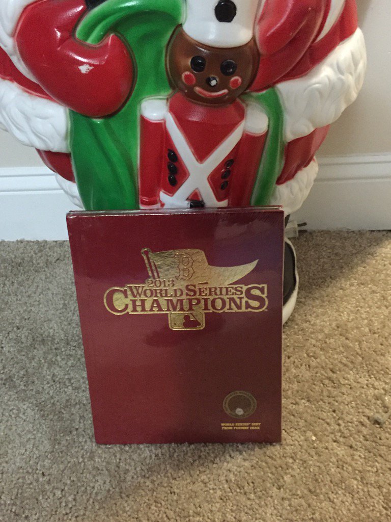 garystriewski's tweet photo. #SantaGary comin in hot!
Pickin a random FAV'er before midnight (wins the book not the nutcracker.) #HoHoHo https://t.co/cOW7ghdn5C