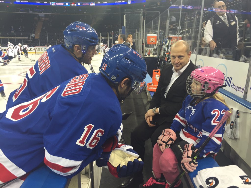 NYRangers's tweet photo. Kayleigh meets some of her #NYR teammates on the team bench. #GDFWEEK @gardenofdreams https://t.co/ZCBAYnhott