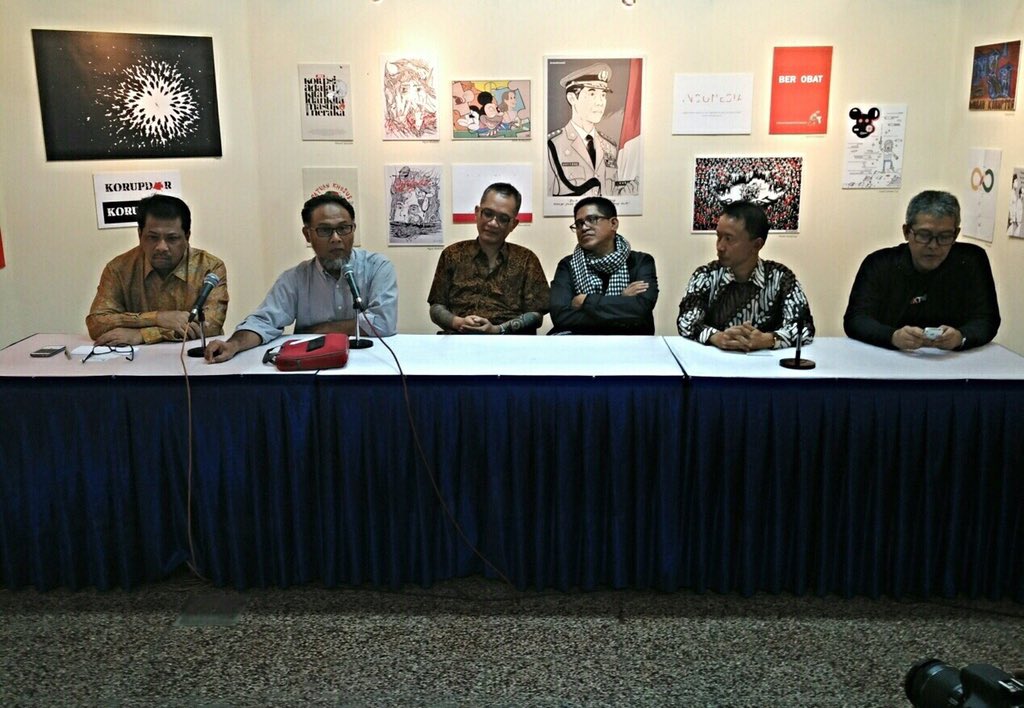 Sejak kemarin, di Bandung dipamerkan lg karya2 #SeniLawanKorupsi sbg bagian dari Kongres Kesenian Indonesia