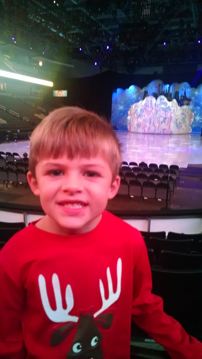 Date night with my little man....Disney on Ice!!!