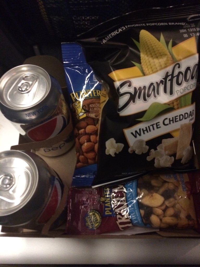 jbwstauffer's tweet photo. Why I love traveling with @kenziwilbur #snacks #f52life #f52snacktime #handled https://t.co/xwLXvdn0ET