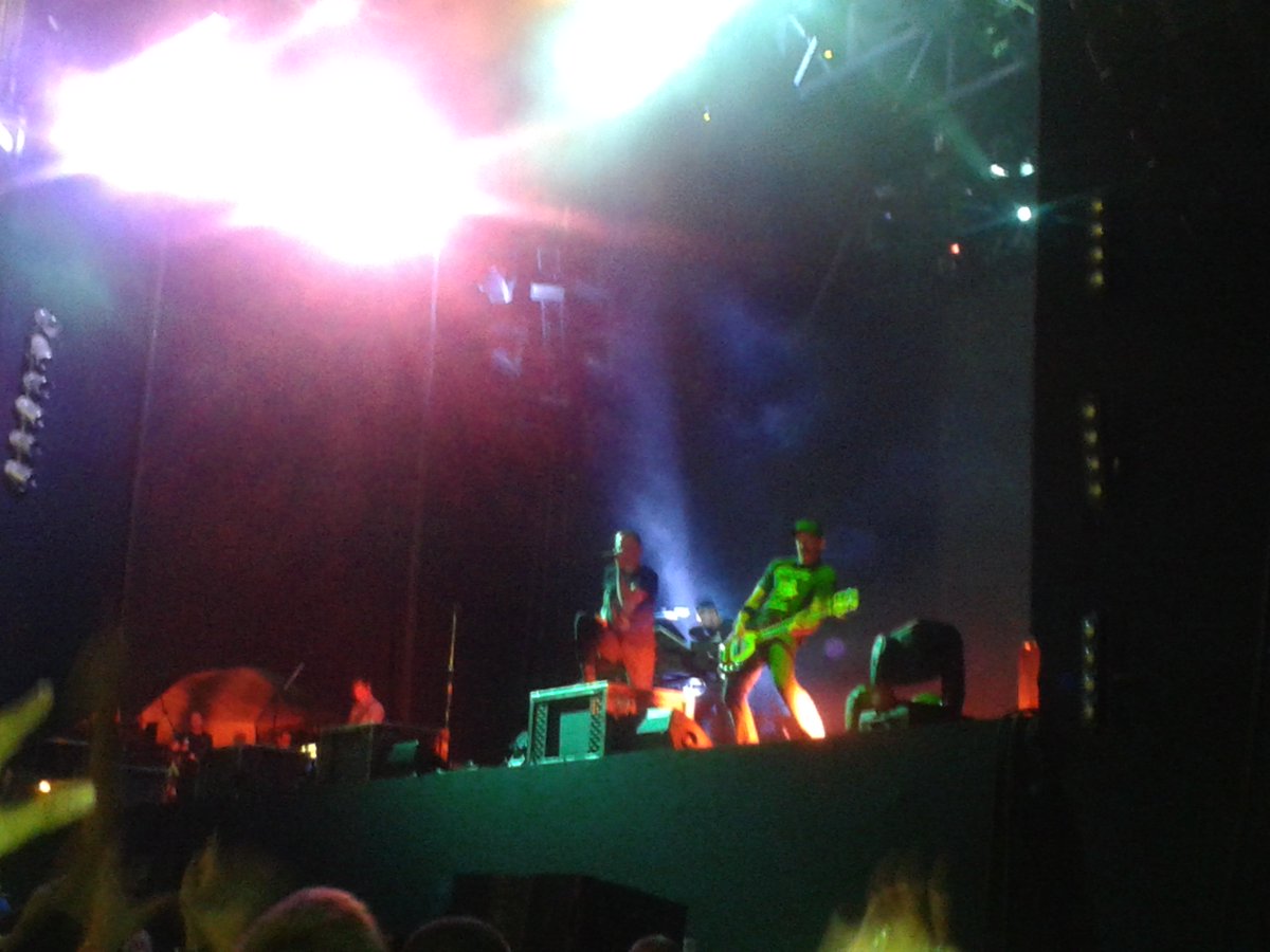 PUTZSTYDIA's tweet photo. BSB | 19.10.2014 | @linkinpark https://t.co/jD2EzPZS8T