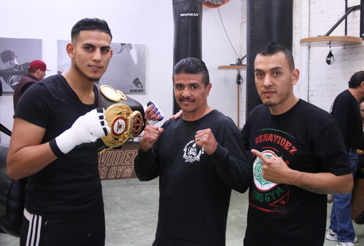 trboxing's tweet photo. Just another day in Phoenix for @josebenavidezjr...
He fights Dec. 12th on @UniMas 🔜  https://t.co/lXRwm5vsga. https://t.co/UnICSlp1ic