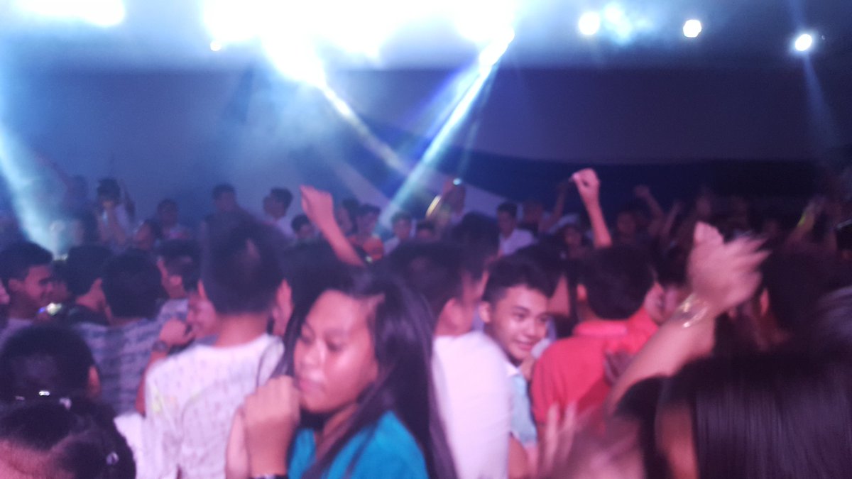 PRESERVE1D5SOS's tweet photo. Last night was a blast! 😍 #TonightWeGlow #JHSRave #ATFESTOneAteneo https://t.co/sxnJa63mvG