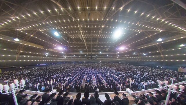 Satmar's tweet image. News12 Reports Thousands Satmar Chasidim Attended K"A Kislev In NYS Armory's. Video: tinyurl.com/q6fxpp4 Photos:
