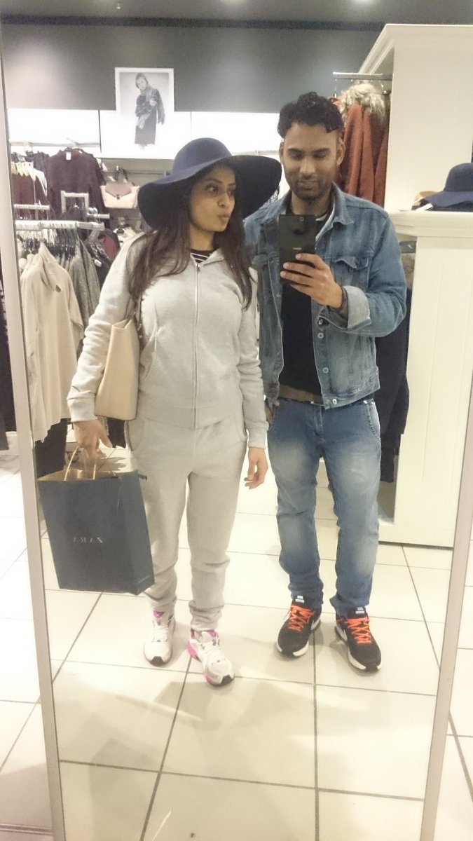 vimcy22's tweet image. Shopping