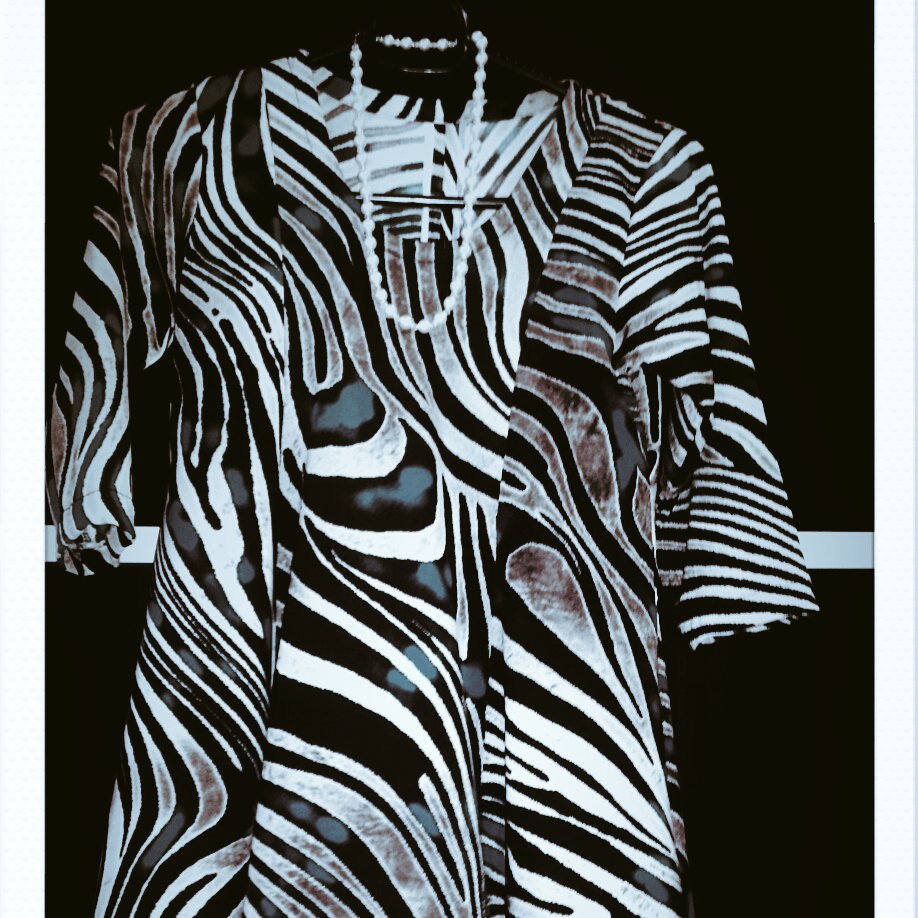 deednyerr's tweet image. Dress Deed kids
013 3912819
call 013 2867055