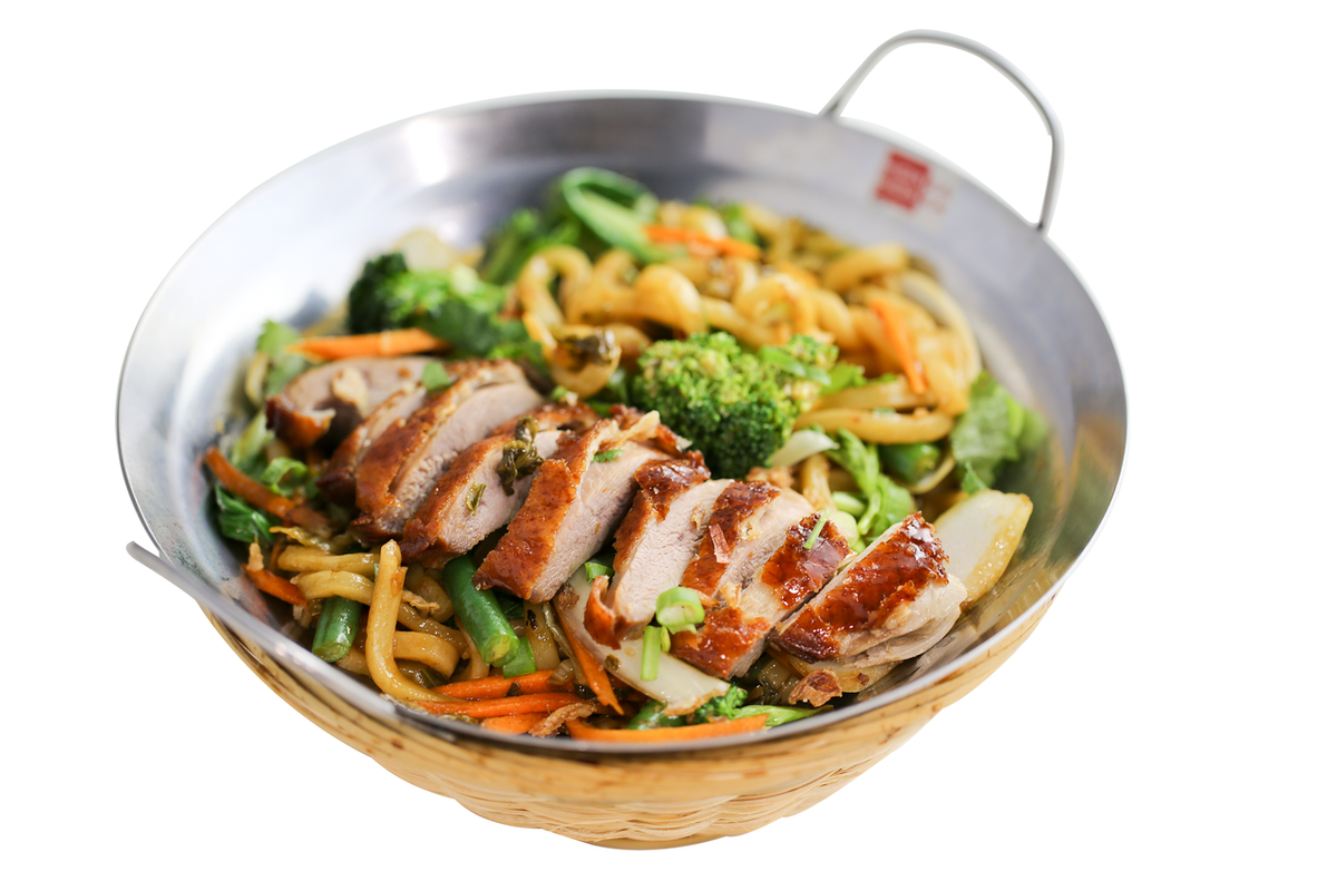 BrookfieldPlPer's tweet photo. Lunch and a show? A little bit of theatrics at Hokka Hokka this lunch time with their lively cooking techniques https://t.co/uoQ1q73EeA
