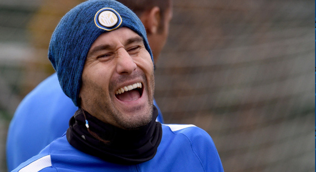 la12tuittera's tweet photo. #ExBoca |
Palacio  “Quiero dejar la piel por esta camiseta” declaró al sitio oficial del @Inter 
Dificil que vuelva https://t.co/UEaluxFui4