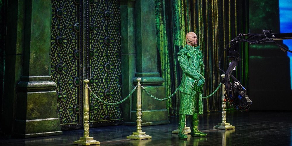 _johnny_p_'s tweet image. RT @TheRoot: Two of this year's #TheRoot100 honorees killing it on @nbc #TheWiz now in Root colors. #therootlive