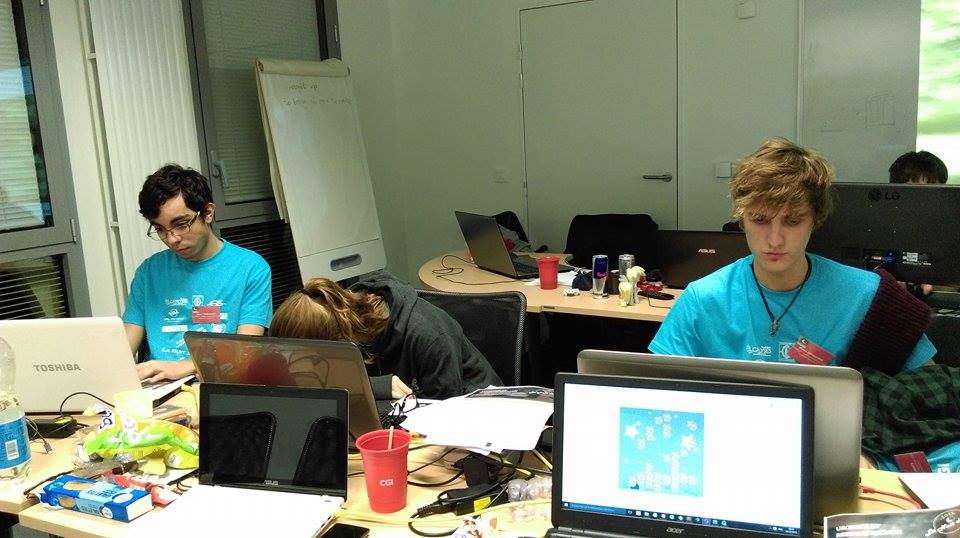 agenceEleos's tweet photo. On perd peu à peu nos membres ... #nuitinfo2015 https://t.co/BuK5TIPvY2