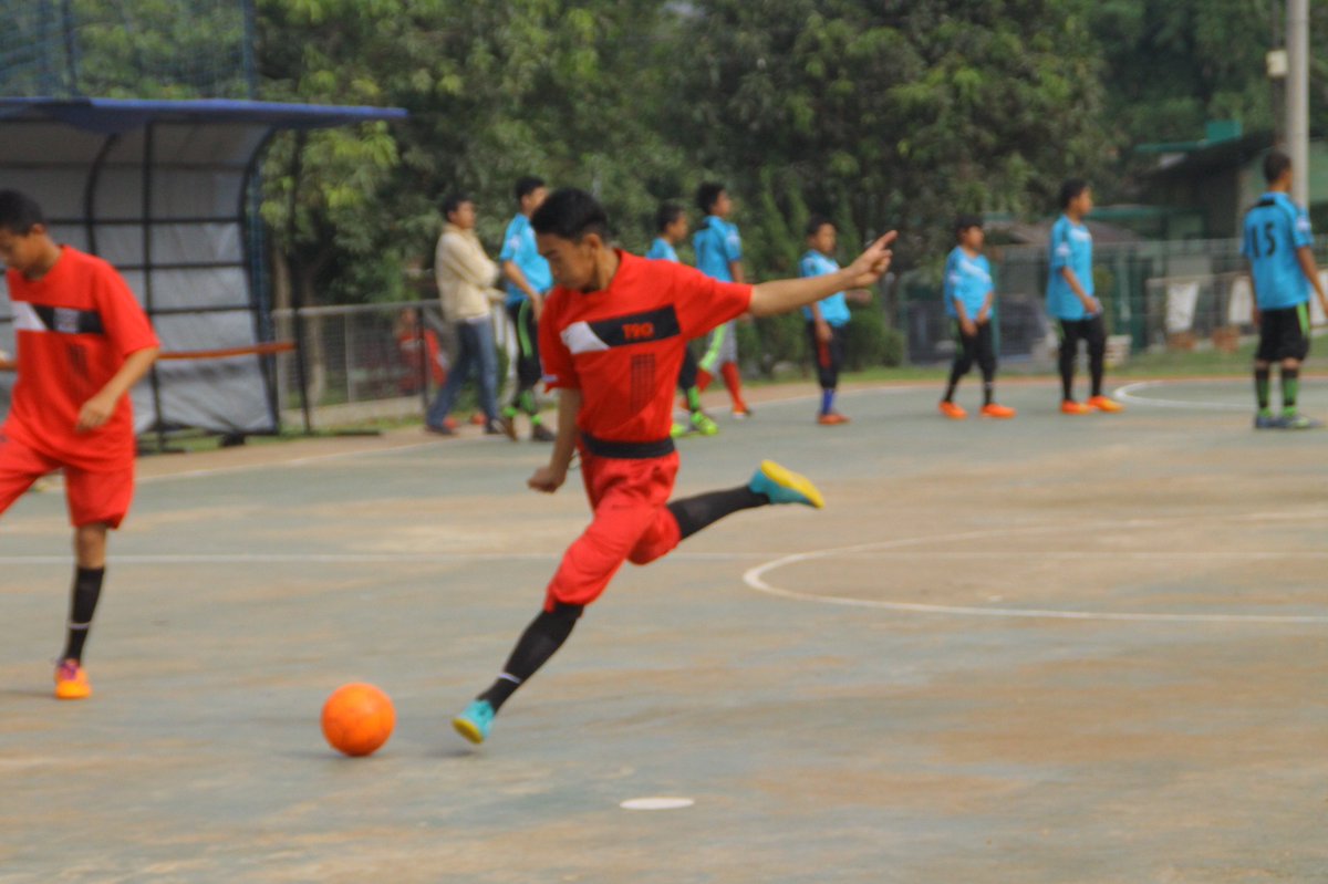 Zulfi berhasil mencetak gol terbanyak dalam satu pertandingan dengan mencetak 7 gol di Fightsal 9lory ini
#info